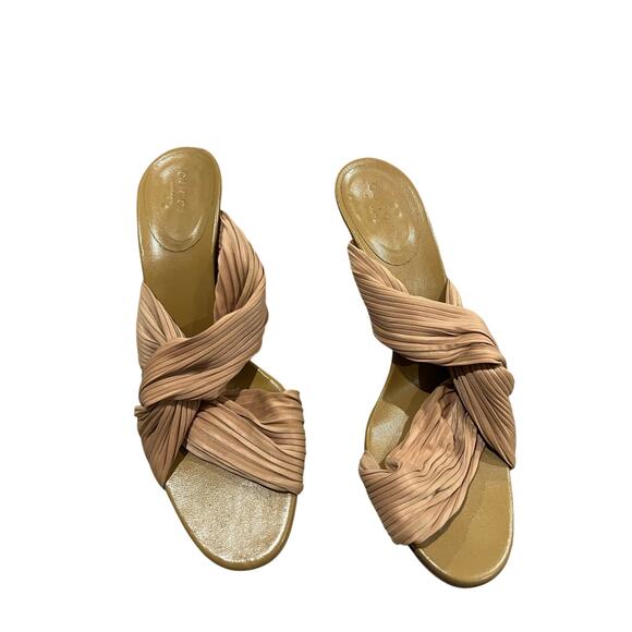 Gucci Shoes - Gucci Nocciola Pleated Brown Tan Nude Slip on Heels Size 39 C
